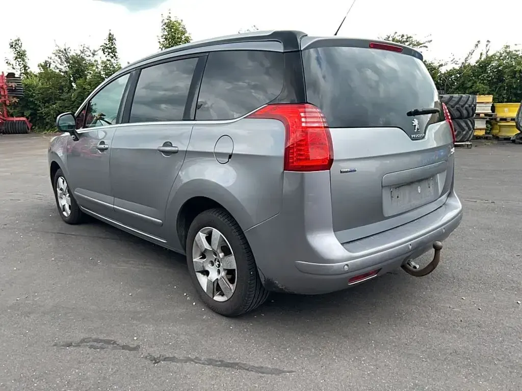 Gebraucht Peugeot 5008 Style 150 PS (110 kW) 2015 Grau Van / Kleinbus