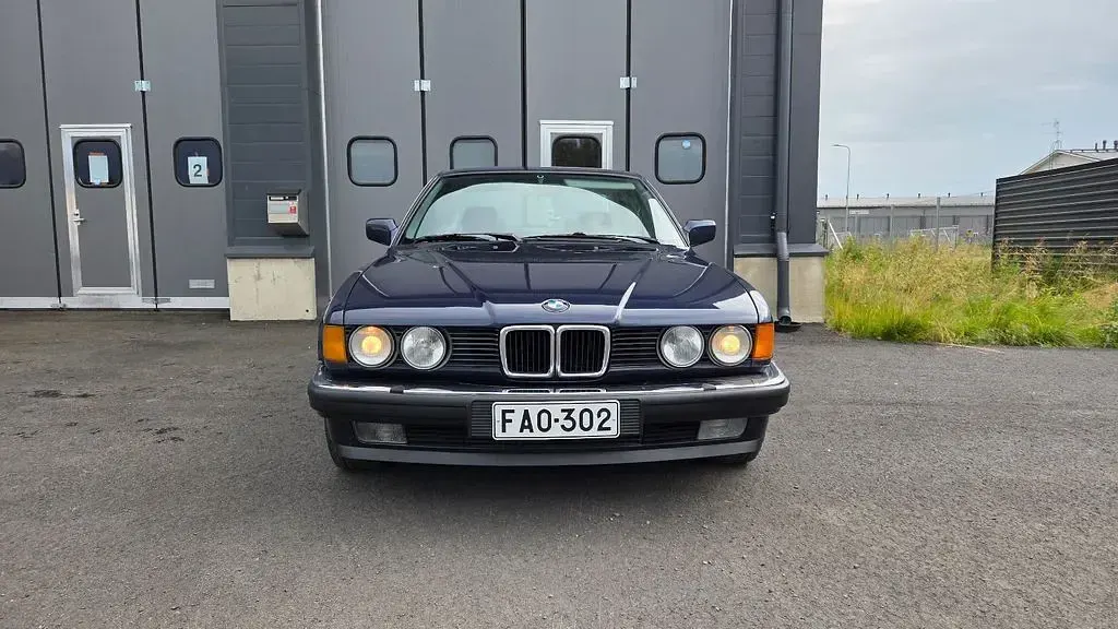Gebraucht BMW 735 220 PS (161 kW) 1989 Blau Limousine