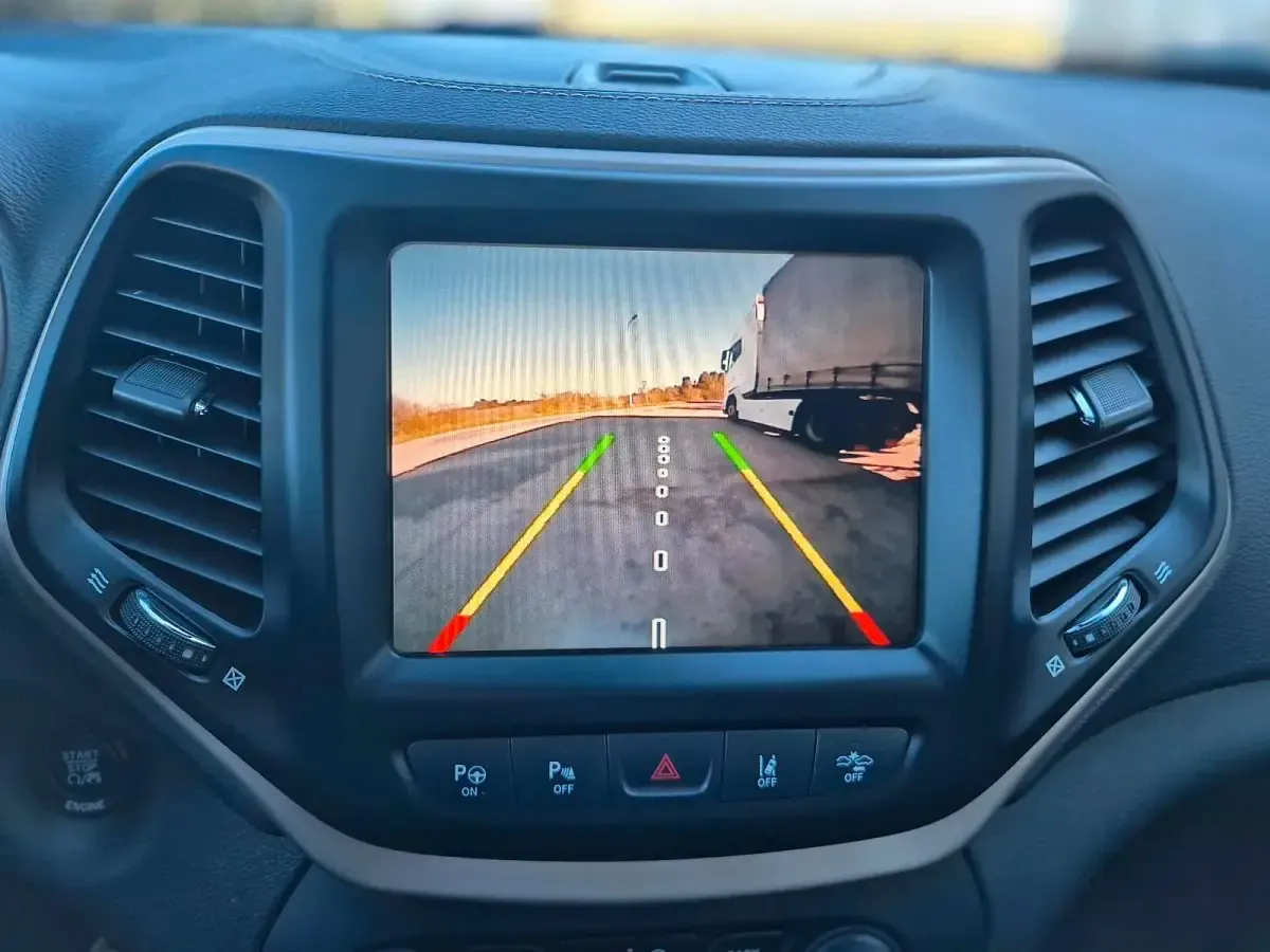 Second-hand Jeep Cherokee 199 CP (146 kW) 2015 Negru SUV