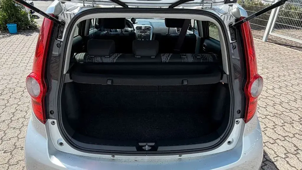 Gebraucht Opel Agila Edition 94 PS (69 kW) 2012 Silber Kleinwagen