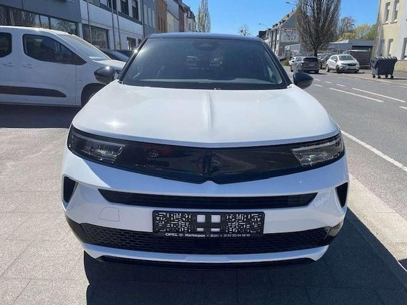 Neu Opel Mokka 131 PS (96 kW) 2026 Grau SUV