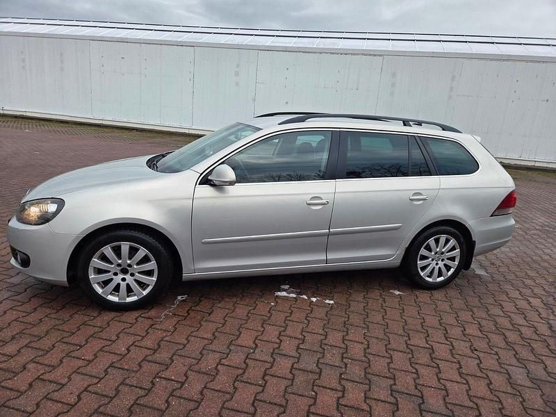 Silber Gebraucht 2010 VW Golf Comfortline Kombi | 4.300 € (Fairer Preis) - Bild 1/4