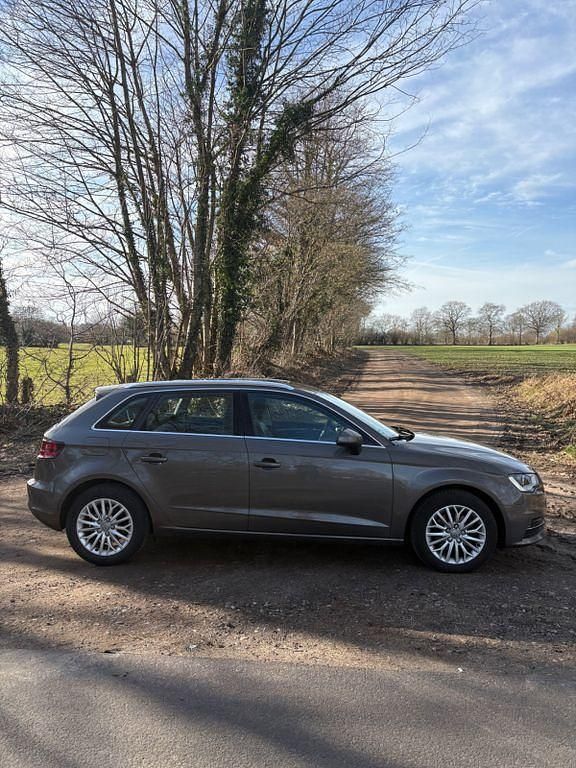 Gebraucht Audi A3 Ambiente 110 PS (80 kW) 2015 Grau Limousine