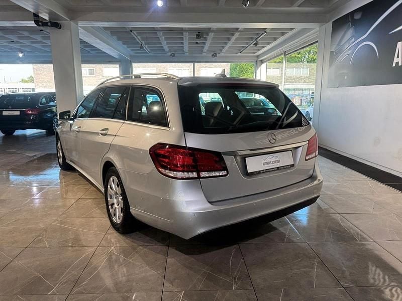 Second-hand Mercedes E250 204 CP (150 kW) 2014 Argintiu Berlinǎ