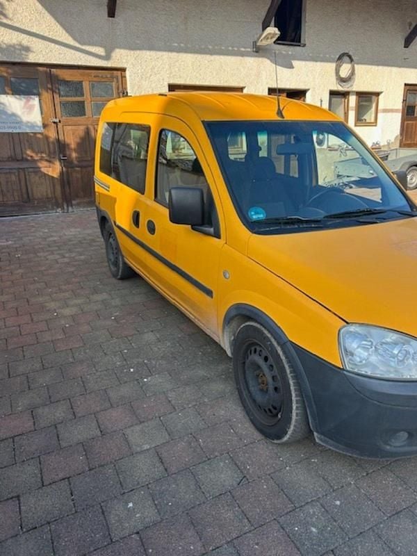 Second-hand Opel Combo 75 CP (55 kW) 2011 Galben Monovolum