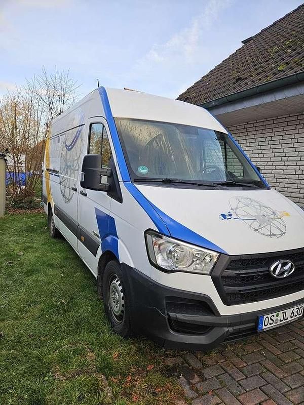 Gebraucht Hyundai H 350 170 PS (125 kW) 2017 Weiß Van