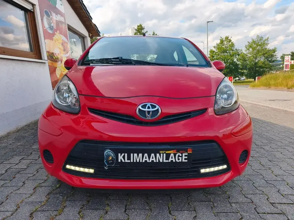 Gebraucht Toyota Aygo Cool 68 PS (50 kW) 2013 Super red v Kleinwagen