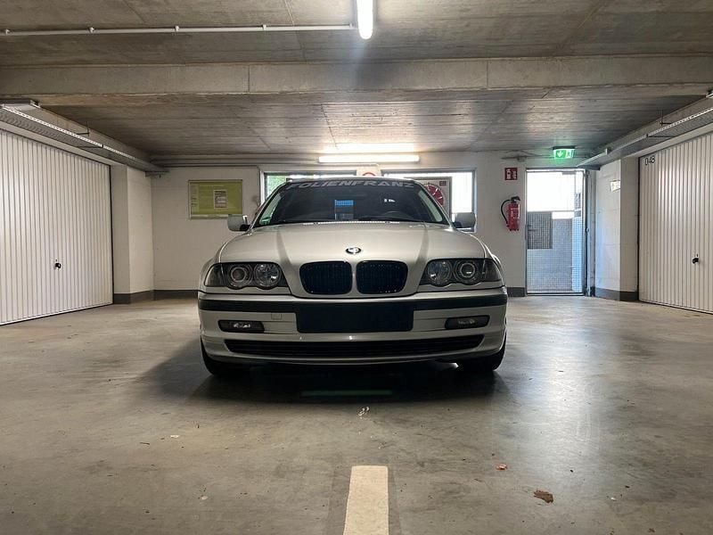 Silber Gebraucht 2000 BMW 316 Limousine | 4.390 € (Etwas zu teuer) - Bild 1/4