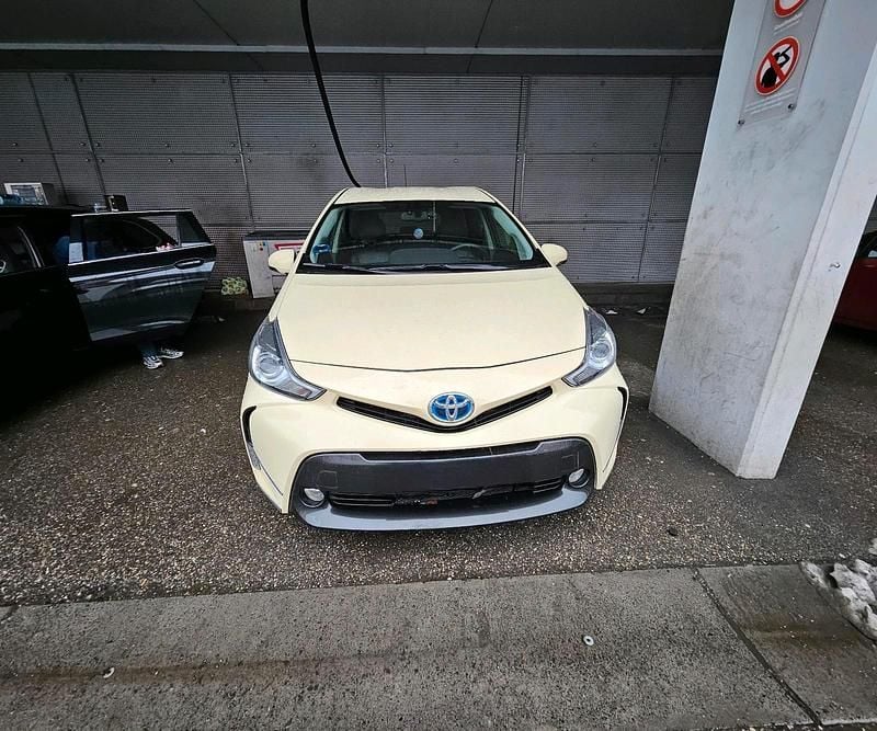 Gebraucht Toyota Prius+ 122 PS (89 kW) 2015 Weiß Van / Kleinbus