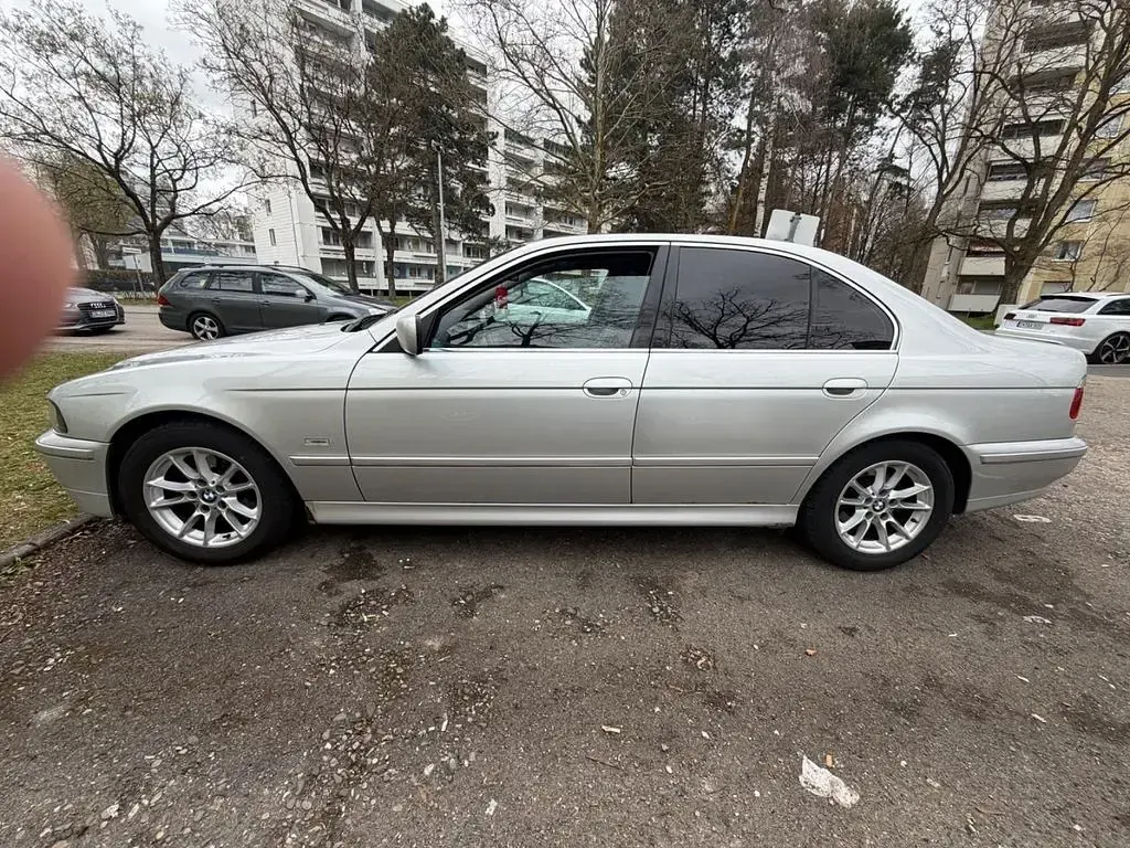 Gebraucht BMW 530 231 PS (169 kW) 2002 Silber Limousine
