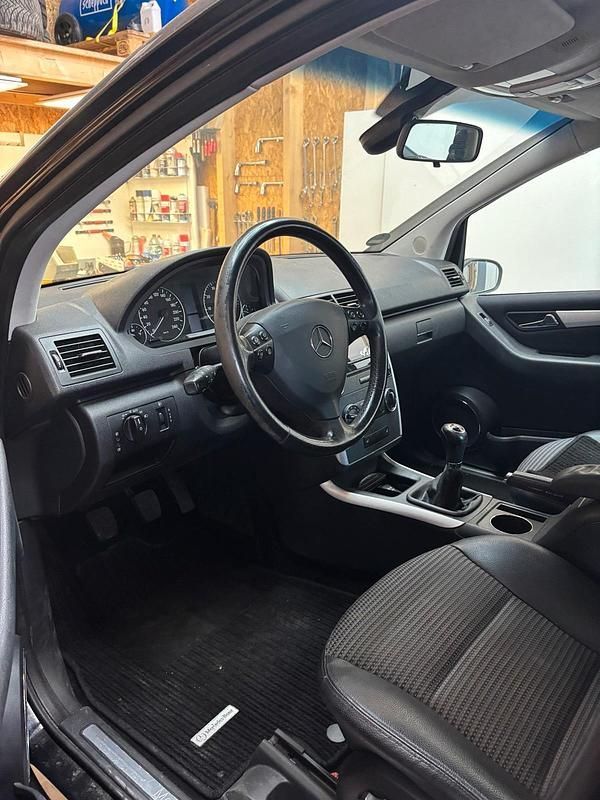 Gebraucht Mercedes A170 Avantgarde 116 PS (85 kW) 2005 Schwarz Kleinwagen