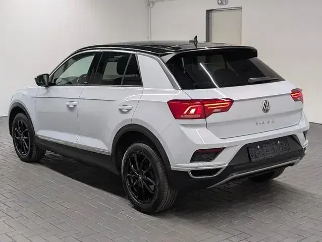 Gebraucht VW T-Roc United 150 PS (110 kW) 2020 Weisssilbermet. SUV
