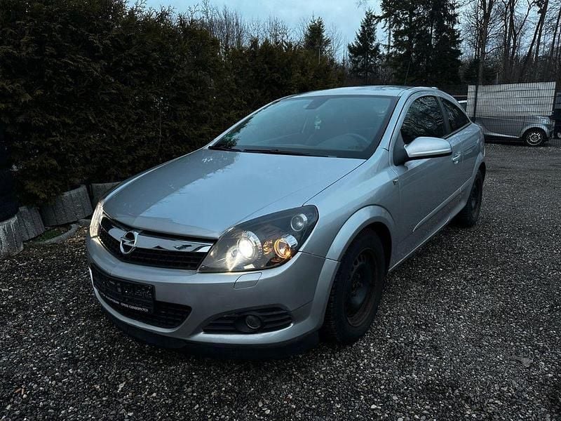 Silber Gebraucht 2009 Opel Astra GTC Innovation Coupé | 3.399 € (Superpreis) - Bild 1/4