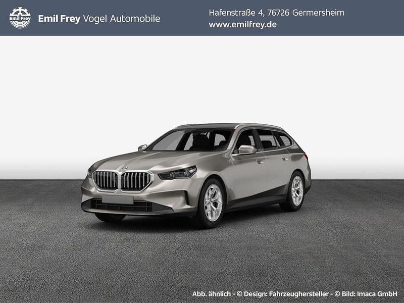 Grau Neu 2025 BMW 520 M Sport Kombi | 72.800 € (Teuer) - Bild 1/4
