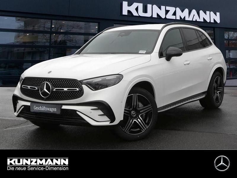 Polarweiß Gebraucht 2025 Mercedes GLC220 AMG SUV | 55.880 € - Bild 1/4