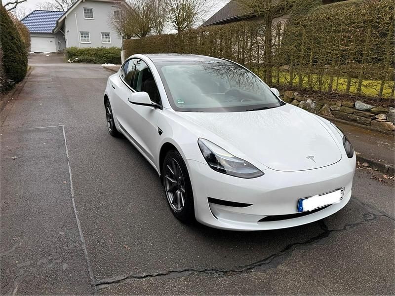 Gebraucht Tesla Model 3 208 kW (283 PS) 2023 Weiß Limousine