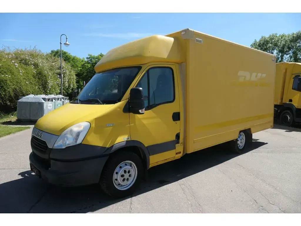 Gebraucht Iveco Daily 106 PS (77 kW) 2013 Gelb Van