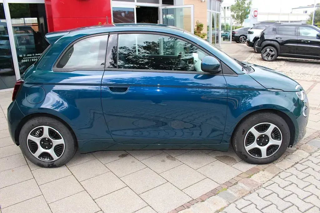 Gebraucht Fiat 500e Action 69 kW (95 PS) 2023 Grün Kleinwagen