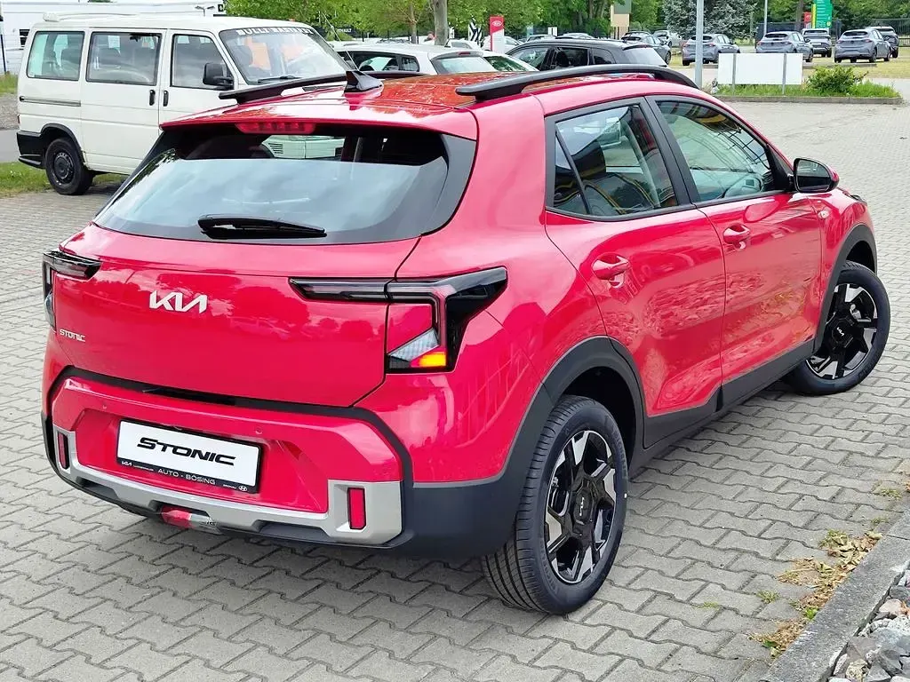 Neu Kia Stonic 101 PS (74 kW) 2026 Signalrot (beg) met. SUV