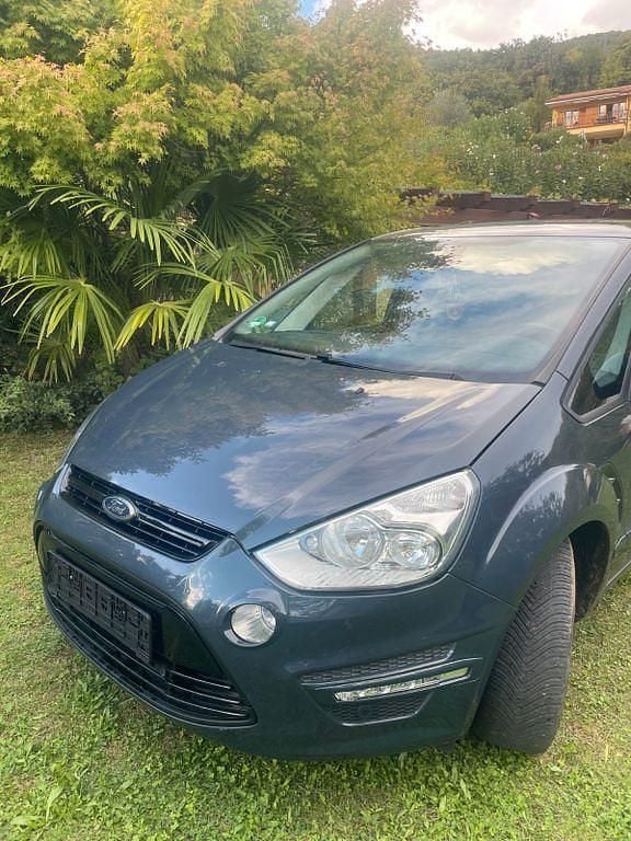 Blau Gebraucht 2014 Ford S-MAX S Van / Kleinbus | 4.499 € - Bild 1/4