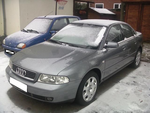 Grau metallic Gebraucht 2001 Audi A4 Limousine | 3.750 € - Bild 1/4
