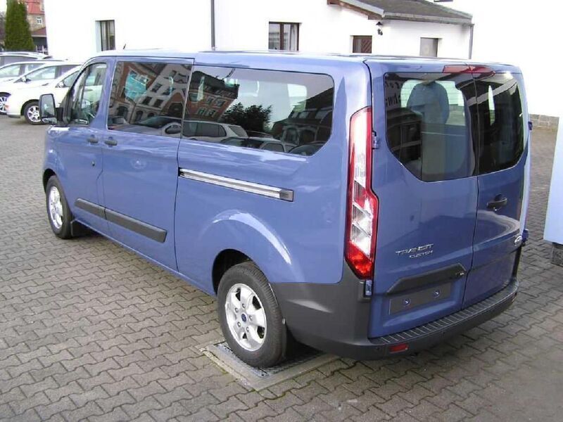 Gebraucht Ford Transit Custom Trend 131 PS (96 kW) 2016 Stratosphere blau (metallic) Van