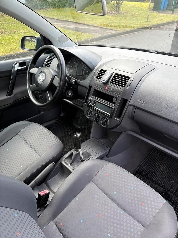 Gebraucht VW Polo 54 PS (39 kW) 2004 Schwarz Kleinwagen