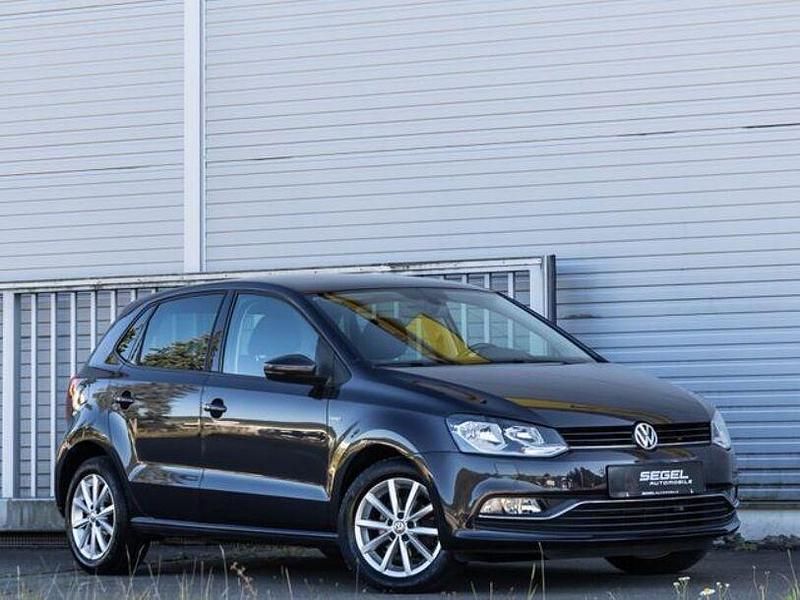 Grau Gebraucht 2015 VW Polo LOUNGE Limousine | 9.990 € (Fairer Preis) - Bild 1/4