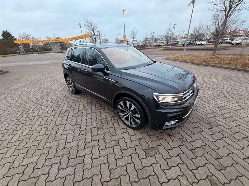 Schwarz Gebraucht 2016 VW Tiguan R-line SUV | 20.900 € (Etwas zu teuer) - Bild 1/4