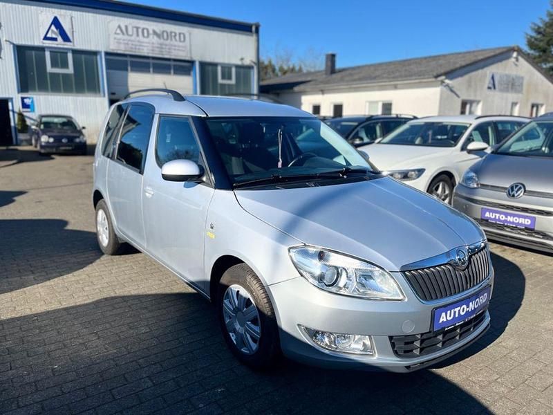 Silber Gebraucht 2014 Skoda Roomster Fresh Van / Kleinbus | 6.990 € (Etwas zu teuer) - Bild 1/3