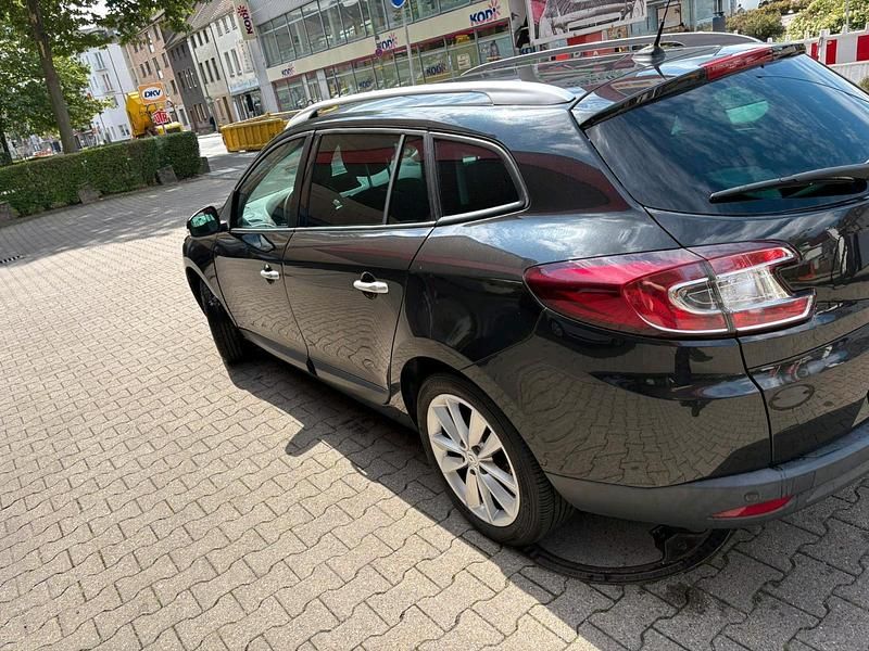 Schwarz Gebraucht 2010 Renault Mégane GrandTour Kombi | 3.000 € (Superpreis) - Bild 1/4