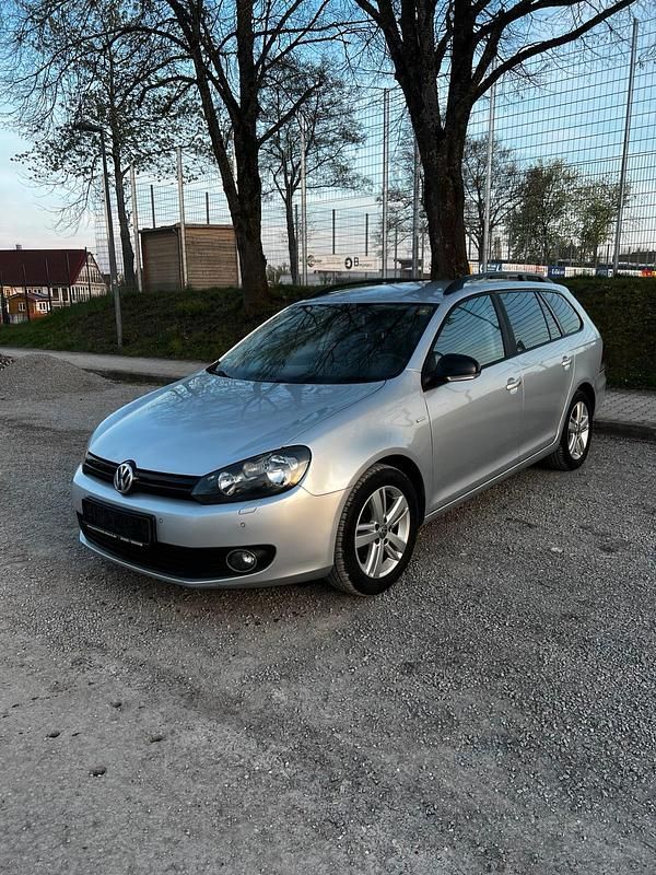 Gebraucht VW Golf VII Match 105 PS (77 kW) 2013 Silber Kombi