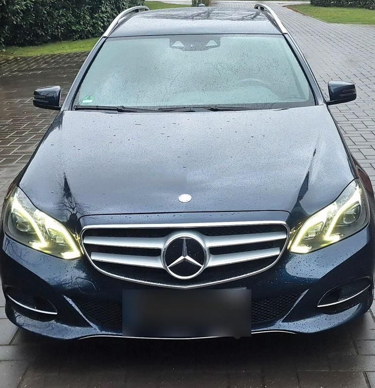 Gebraucht Mercedes E350 252 PS (185 kW) 2013 Blau Kombi
