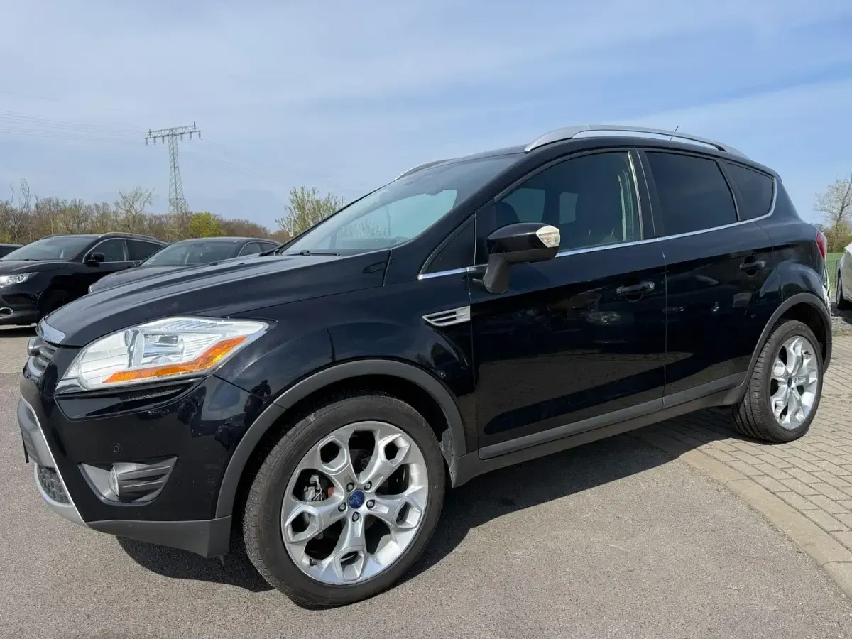 Gebraucht Ford Kuga Titanium 163 PS (119 kW) 2011 Schwarz SUV