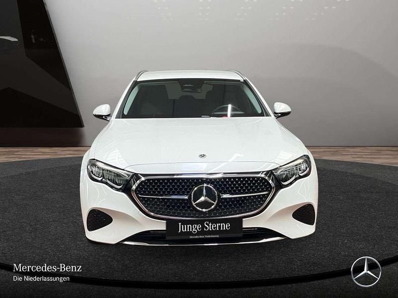 Gebraucht Mercedes E300 Advanced 204 PS (150 kW) 2025 Weiß Limousine