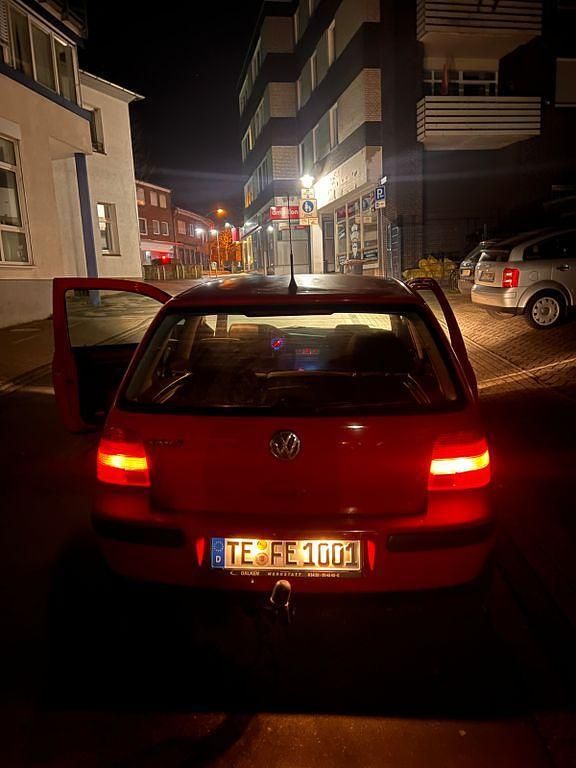 Gebraucht VW Golf IV Basis 105 PS (77 kW) 2002 Kleinwagen