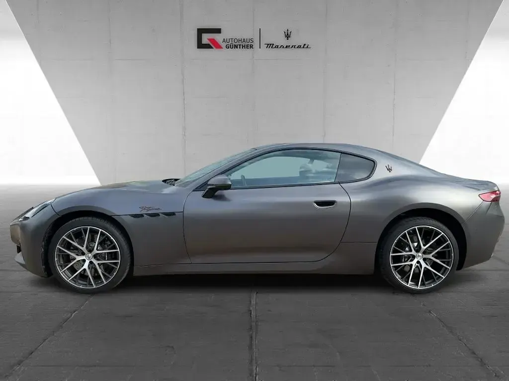 Gebraucht Maserati Granturismo 559 kW (761 PS) 2025 Grigio maratea opaco Coupé