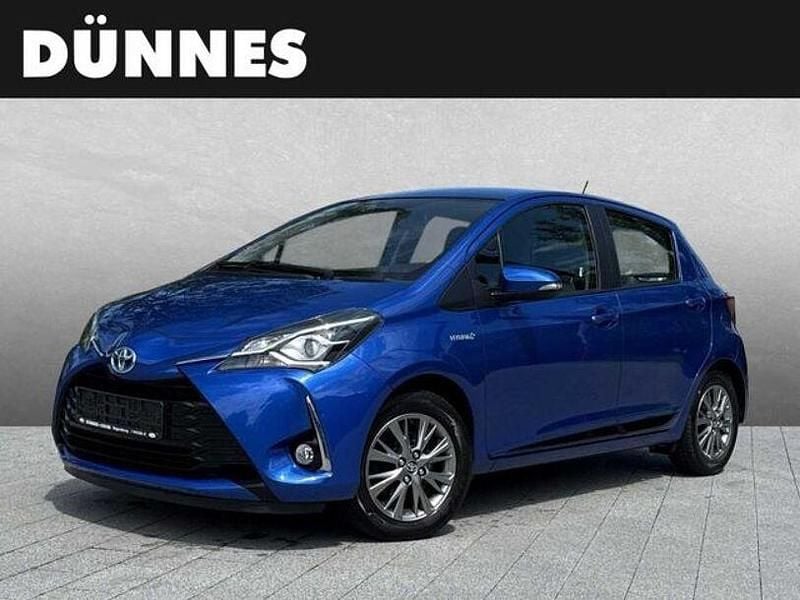 Blau Gebraucht 2017 Toyota Yaris Hybrid Comfort Limousine | 13.570 € (Fairer Preis) - Bild 1/4