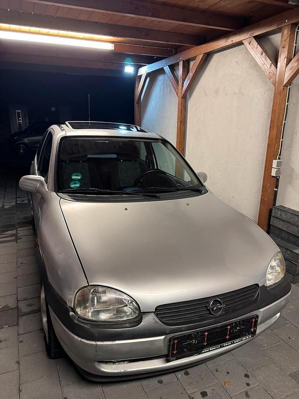 Silber Gebraucht 1999 Opel Corsa Kleinwagen | 899 € (Guter Preis) - Bild 1/4