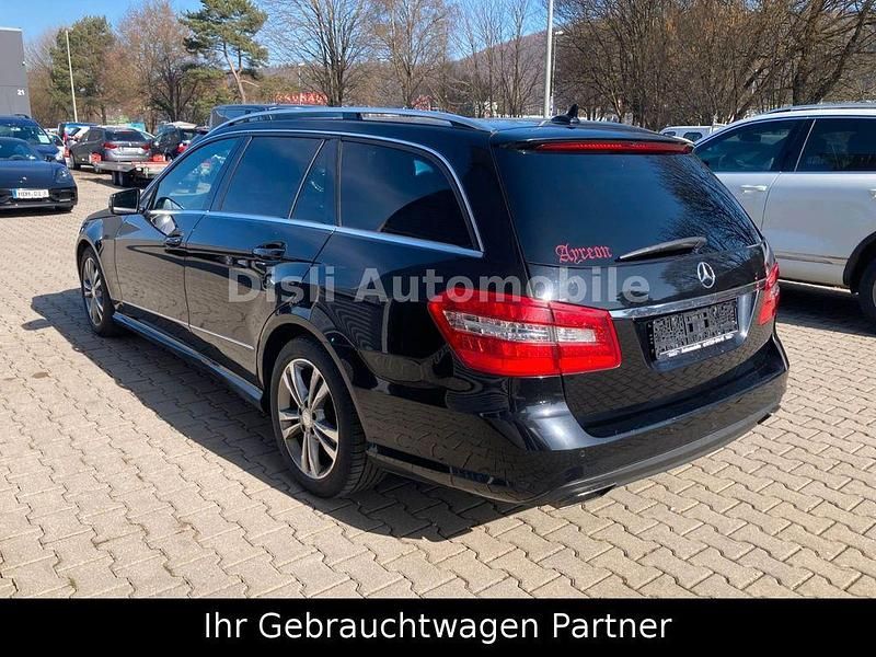 Gebraucht Mercedes E350 265 PS (194 kW) 2012 Schwarz Kombi