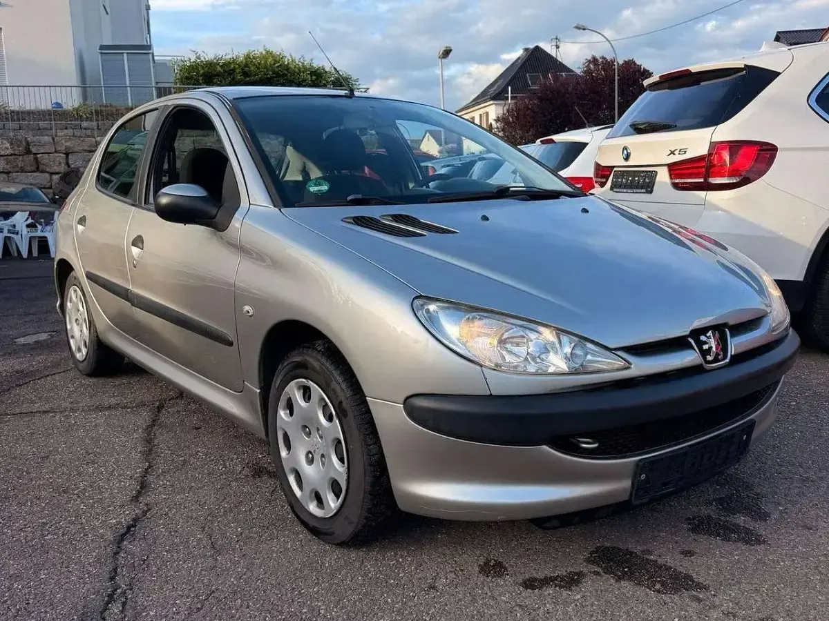 Gebraucht Peugeot 206 Filou 68 PS (50 kW) 2008 Grau Kleinwagen