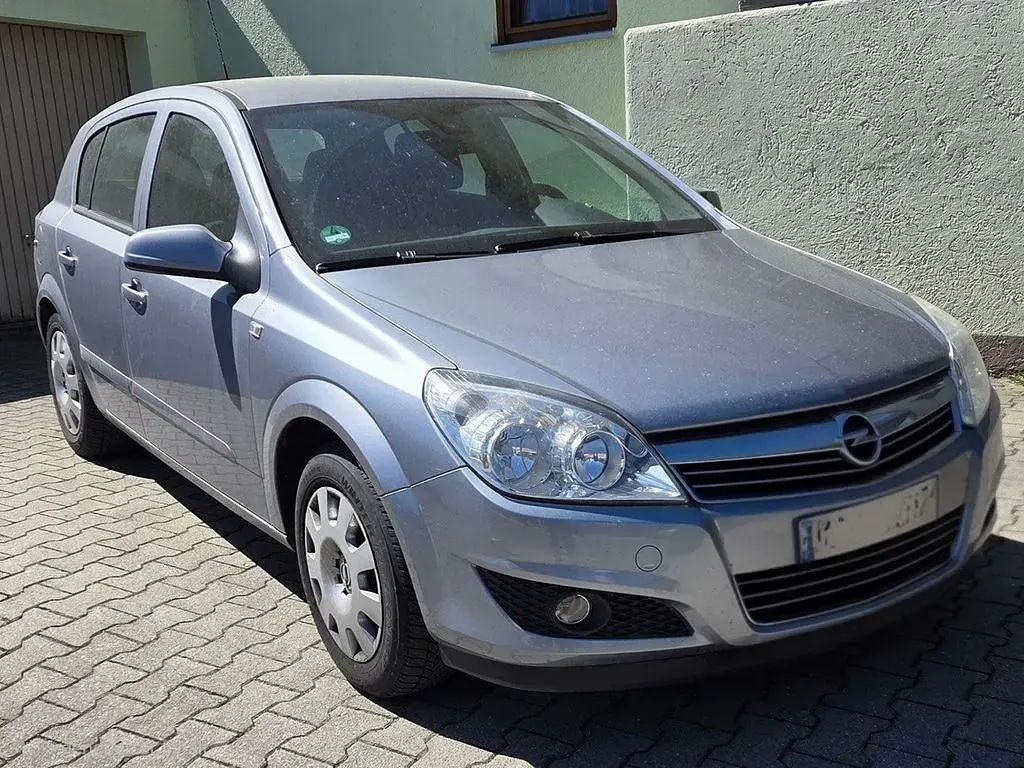Gebraucht Opel Astra 90 PS (66 kW) 2008 Grau Limousine