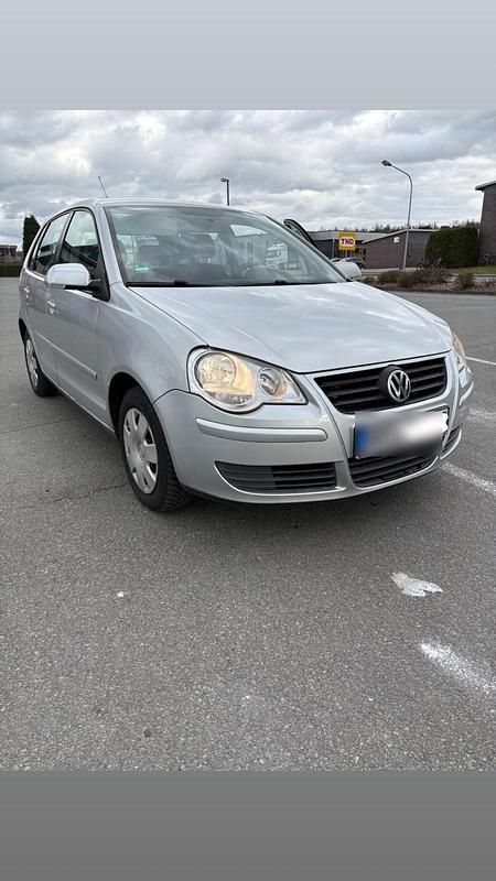Gebraucht VW Polo 64 PS (47 kW) 2005 Silber Kleinwagen