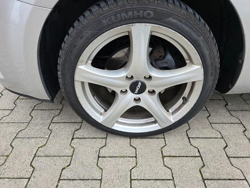 Gebraucht Kia Ceed 109 PS (80 kW) 2009 Silber Kleinwagen