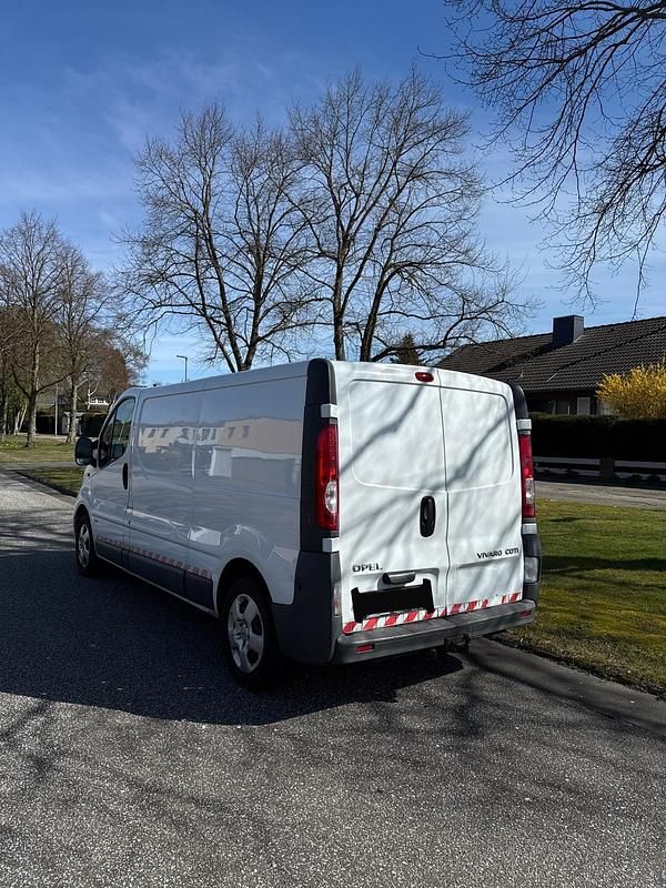 Gebraucht Opel Vivaro 115 PS (84 kW) 2014 Weiß Van / Kleinbus