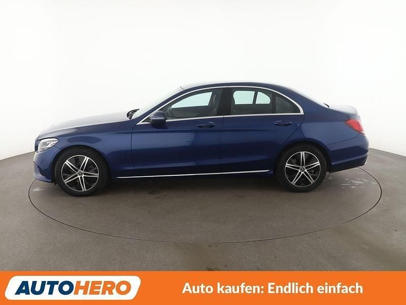 Gebraucht Mercedes C200 Avantgarde 160 PS (117 kW) 2020 Blau Limousine