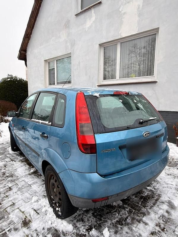 Gebraucht Ford Fiesta 80 PS (58 kW) 2002 Blau Kleinwagen