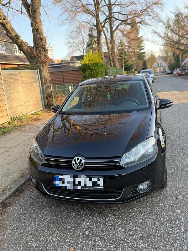 Gebraucht VW Golf VI 105 PS (77 kW) 2011 Schwarz Kleinwagen