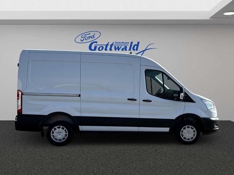 Gebraucht Ford Transit Trend 131 PS (96 kW) 2022 Frostweiß Van