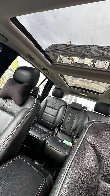 Second-hand Mercedes R350 265 CP (194 kW) 2011 Monovolum